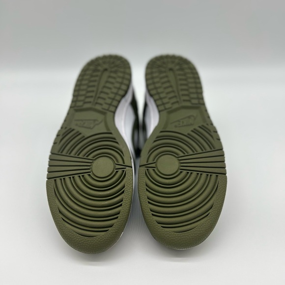 Nike Dunk Low Medium Olive - Picture 5 of 5